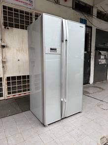 Hitachi Peti ais Fridge Side by Side 605Ltr