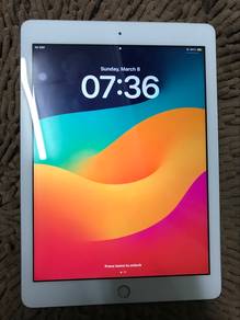 Ipad 6th generation. 128 gb . WIFI+CELULLAR .