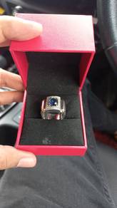 Cincin bertatah Batu nilam Burma Dan berlian 