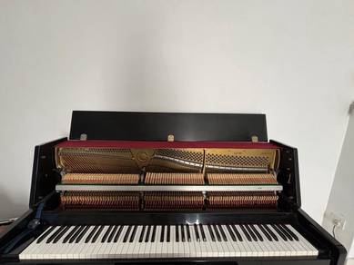 Yamaha LU80 Piano