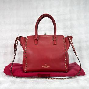 Valentino Garavani Rcokstuds red tote bag