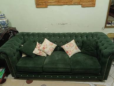 sofa chesterfield velvet three seater 