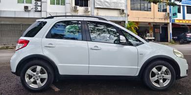 Suzuki SX4 CROSSOVER PREMIER in Kuching, SWK
