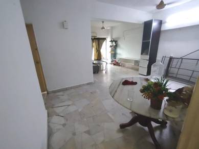 Condominium For Sale in Sri Pelangi Condominium