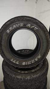 TYRE : Maxxis 771 Bravo A/T 