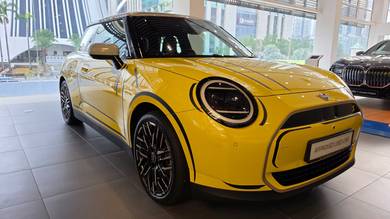Mini Cooper SE in Chan Sow Lin, KUL