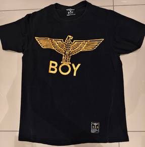 *Black t-Shirt*