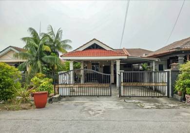 Semi-Detached House For Sale in Sepang,SGR