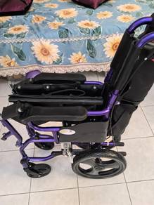 Foldable Travel Wheelchair (90% new)