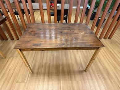 Medium size dinning table (Used)