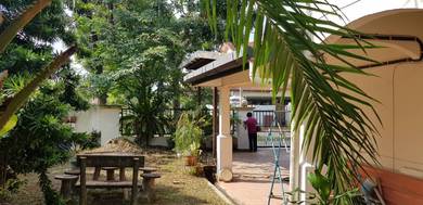 Room in Seri Kembangan, SGR