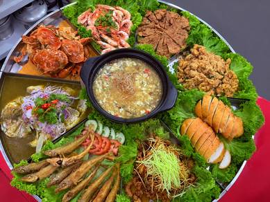 signature seafood grand platter
