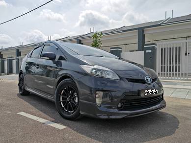 Toyota Prius LUXURY (HYBRID) in Batu Pahat, JHR