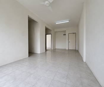 Apartment For Sale in Birchwood Court