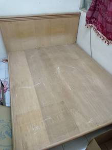 Katil Queen Berkualiti Kayu