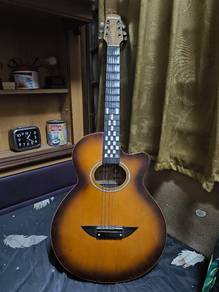 gitar akustik 