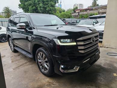 Toyota Land Cruiser ZX in Old Klang Road, KUL