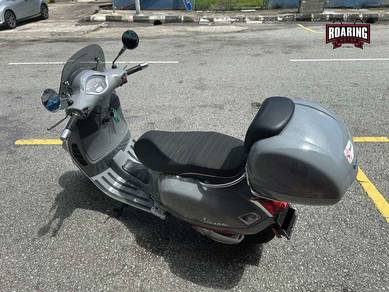 Vespa GTS Super 300