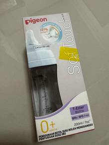 Pigeon SoftTouch T-Ester Baby Bottle 200ml