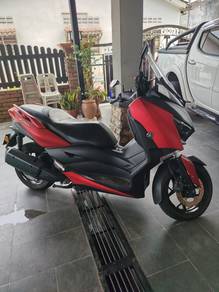 Yamaha XMAX