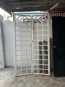 Grill pintu 2panel