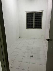 Room in Seri Kembangan, SGR