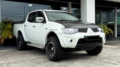 Mitsubishi Triton in Nibong Tebal, PNG