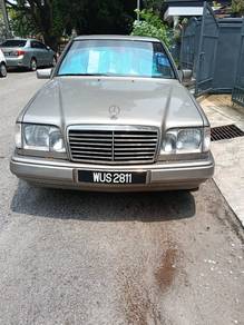 Mercedes Benz 230 in Segambut, KUL
