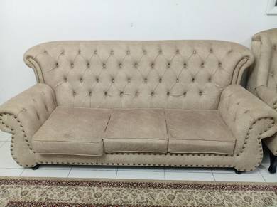 sofa baldu 3 tempat duduk dan 2 kerusi baldu