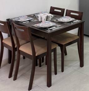 Second-hand dining table