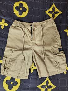 short pants lelaki dua helaii satu rega