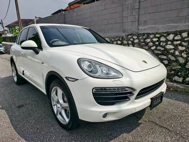 Porsche Cayenne S S HYBRID in Petaling Jaya, SGR