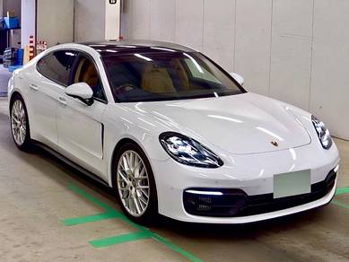 Porsche Panamera BASE in Petaling Jaya, SGR