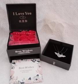 Rose Soap Gift Set with Necklace.( 9 Roses)