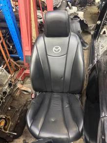 Mazda 5 JM6 Skyactiv black leather seat