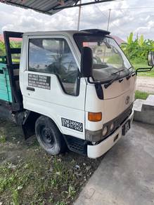 Lori Toyota Dyna Hiace LY100R -Diesel 1997
