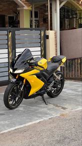 Yamaha R15