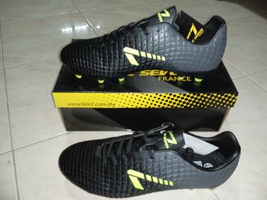 ITEM BARU_Kasut Bola LINE 7 size 9uk Black