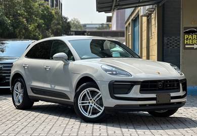 Porsche Macan in Kota Damansara, SGR