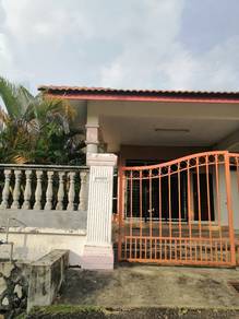 Semi-Detached House For Sale in Rembia,MLK