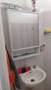 Kabinet Cermin Bilik Air