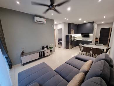 Condominium For Rent in Quay West Residence