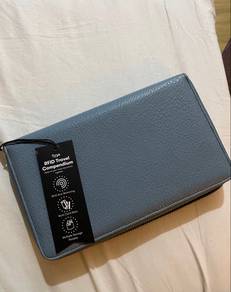 Typo Travel Clutch