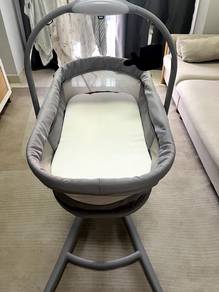Chicco Baby Hug 4-in-1 Cot/Crib