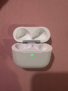 AirPods 4 charging case only (non-ANC)