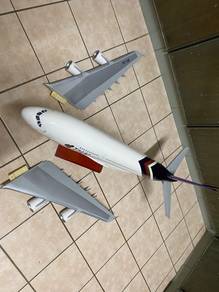 Diecast A380 1/100 scale display unit