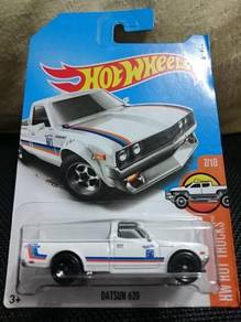 Hotwheels Datsun 620 white not Tomica