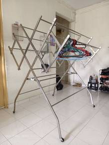 Ampaian besi mudah alih, tempat sidai pakaian,