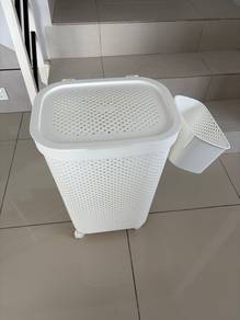 laundry basket with 4 wheels