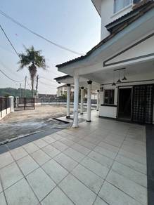 Townhouse For Sale in Cheng,MLK